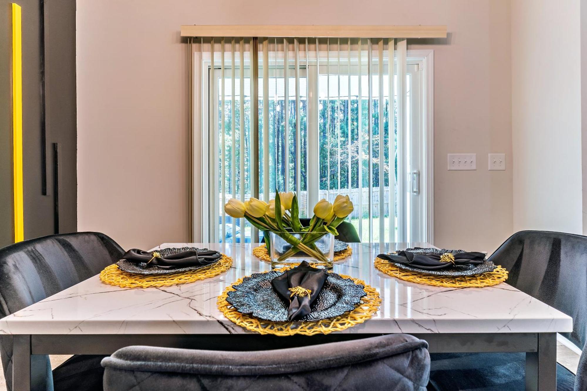 Raleigh Luxe Family Retreat- 15 Min To Downtown, Kids Gear, Fast Wifi For Wfh, Ev & Pet Friendlyヴィラ エクステリア 写真